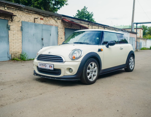 Лезвия под пороги MINI One Hatch R56 - под покраску